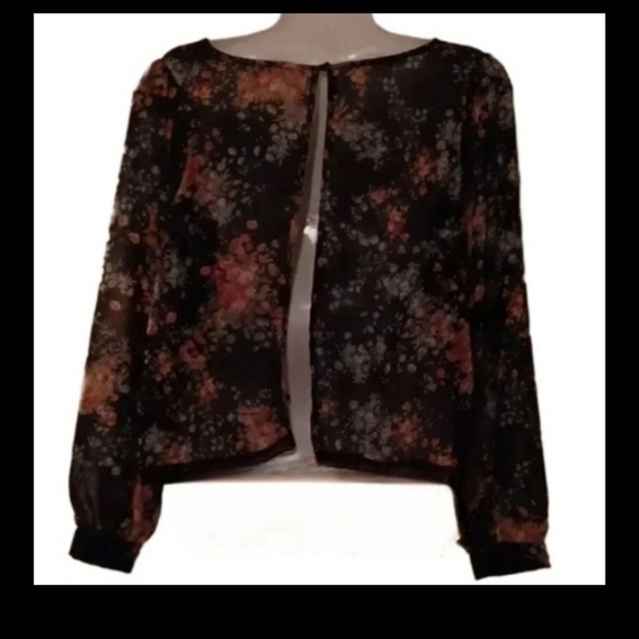 Size Medium Women's Preloved Clothing (26) - Picture 9 of 12